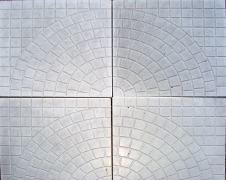 Quadrada trabalhada em formato de leque